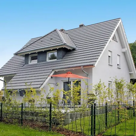 Semi-detached Houses, * Uckeritz
